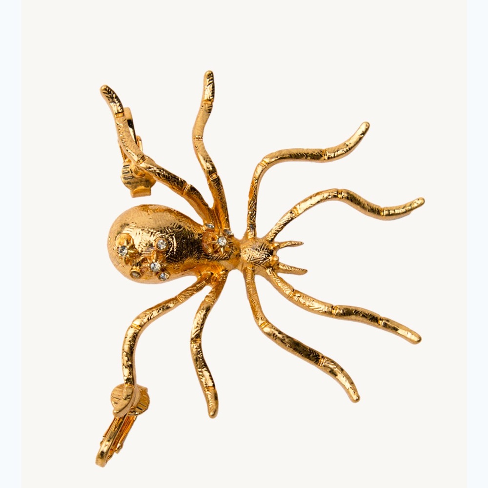 ZARA Bejeweled Gold Spider ear cuff for those Divas who love HALLOWEEN 🔥🔥🔥